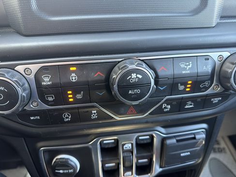 Used 2023 Jeep Wrangler Unlimited Sport AWD/4WD image 27