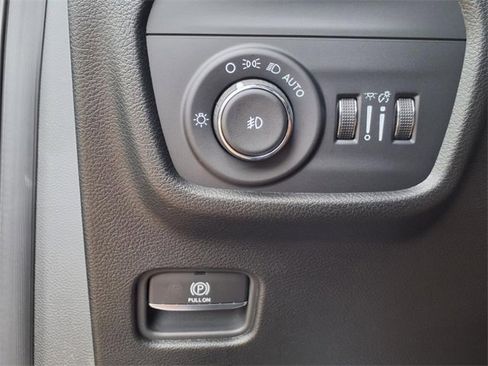 New 2025 Jeep Grand Cherokee Limited w/ Black Appearance Package image 22