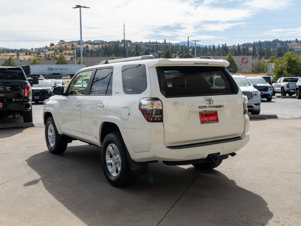 Used 2020 Toyota 4Runner SR5 Premium w/ Moonroof Package AWD/4WD image 5