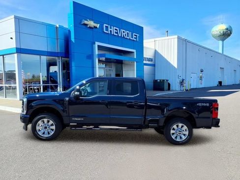 Used 2024 Ford F350 XLT w/ Black Appearance Package AWD/4WD image 7