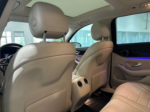 Used 2021 Mercedes-Benz GLC 300 w/ Premium Package image 40