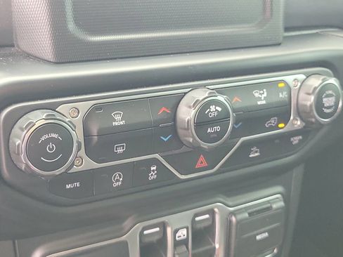 Used 2021 Jeep Gladiator Mojave w/ LED Lighting Group AWD/4WD image 20