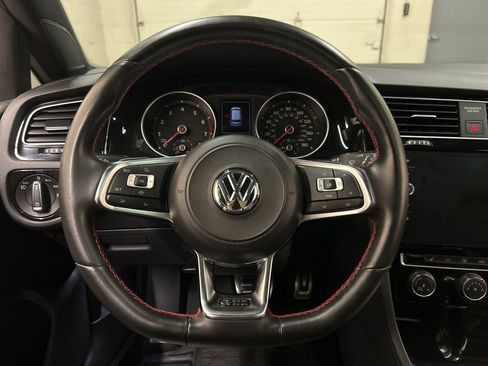 Used 2020 Volkswagen GTI SE FWD image 17