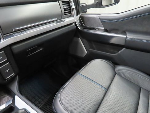 Used 2025 Ford F250 Platinum image 23