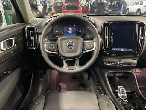 Used 2025 Volvo XC40 B5 Plus w/ Protection Package Premier AWD/4WD image 17