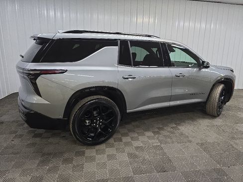 Used 2026 Chevrolet Traverse RS AWD/4WD image 3