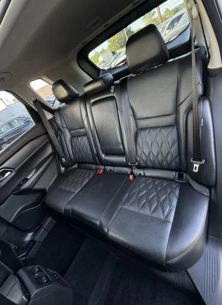 Used 2021 Nissan Rogue Platinum FWD image 18