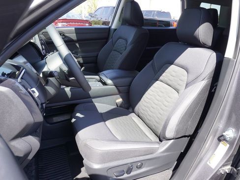 New 2025 Nissan Pathfinder SV image 14