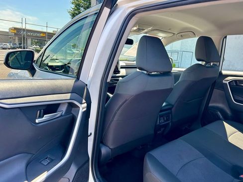 Certified 2025 Toyota RAV4 XLE FWD image 11