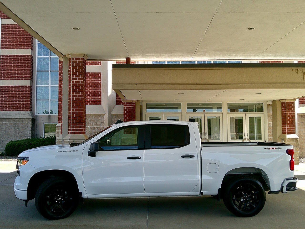 Used 2025 Chevrolet Silverado 1500 Custom AWD/4WD image 9