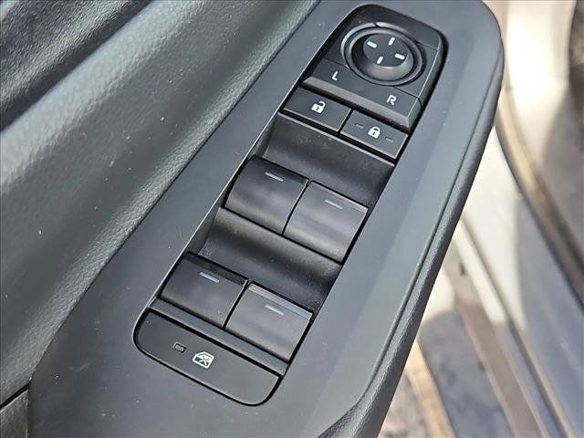 Used 2023 Toyota Prius LE FWD image 11