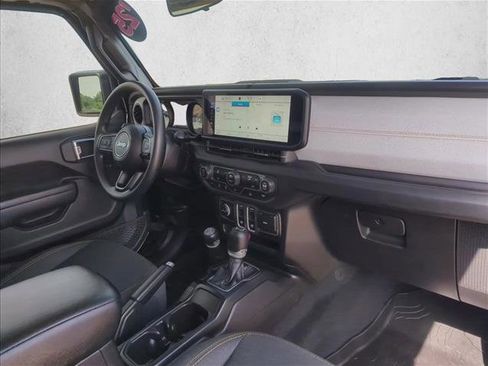 Used 2025 Jeep Wrangler Sport AWD/4WD image 19