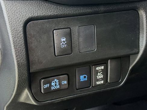 Used 2022 Toyota Tacoma TRD Off-Road image 12