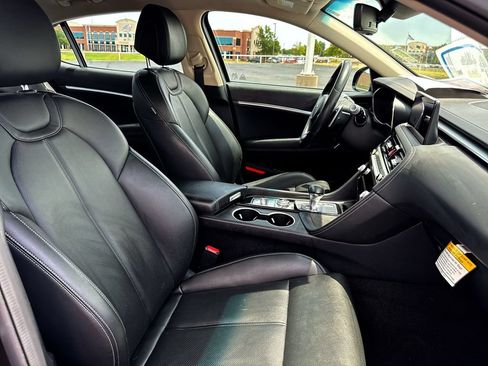 Used 2025 Genesis G70 2.5T AWD/4WD image 24