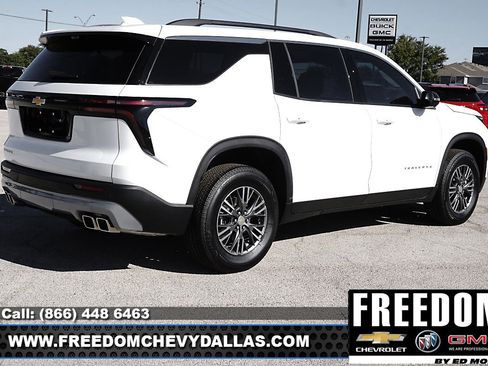 New 2026 Chevrolet Traverse LT w/ Driver Confidence Package image 7