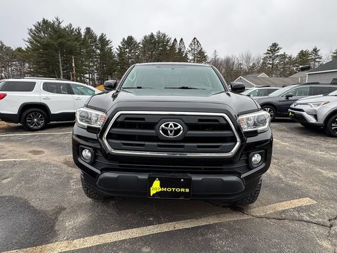 Used 2017 Toyota Tacoma SR5 image 9