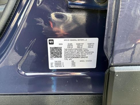 Used 2024 Cadillac XT4 Premium Luxury image 17