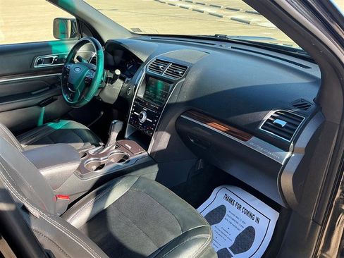 Used 2016 Ford Explorer Limited w/ Equipment Group 301A image 34