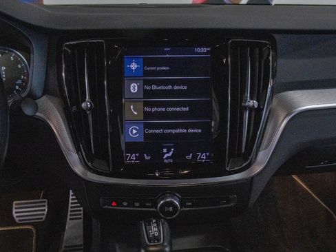 Used 2019 Volvo S60 T6 R-Design image 4