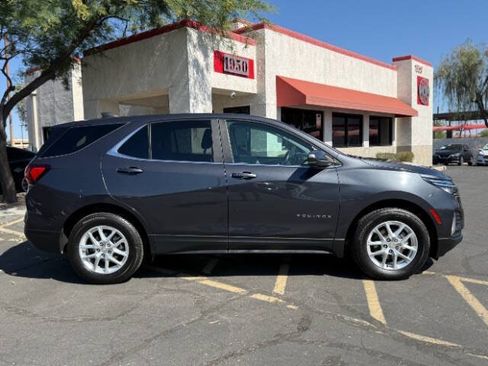 Used 2022 Chevrolet Equinox LT w/ Driver Convenience Package AWD/4WD image 2