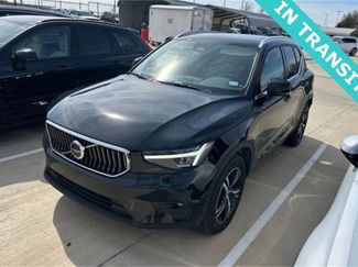 Used 2023 Volvo XC40 B5 Plus w/ Protection Package Premier video 1