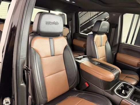 Used 2022 Chevrolet Silverado 3500 High Country AWD/4WD image 26