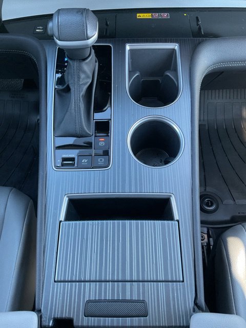 Used 2025 Toyota Sienna XLE FWD image 27