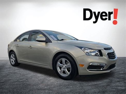 Used 2016 Chevrolet Cruze LT w/ Technology Package image 2