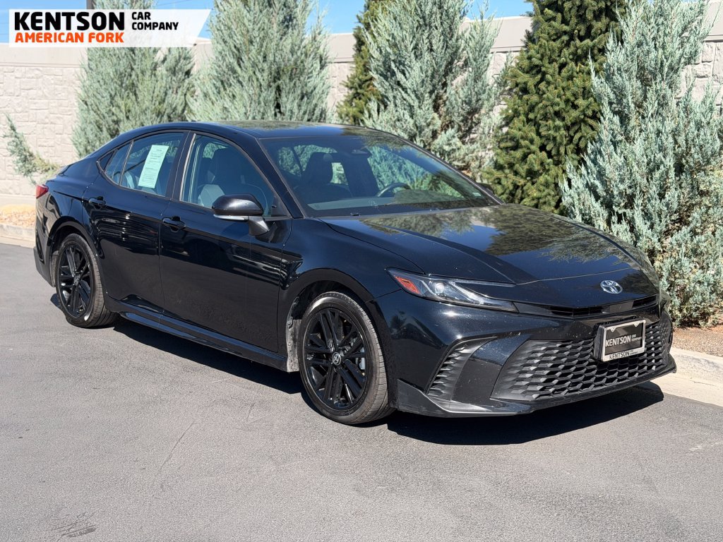 Used 2025 Toyota Camry SE FWD image 10
