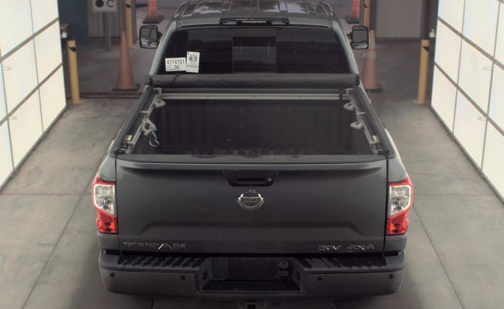 Used 2017 Nissan Titan SV AWD/4WD image 6