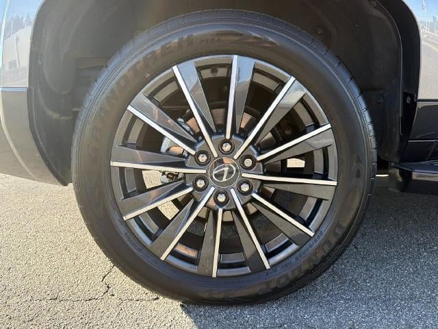 Used 2024 Lexus GX 550 w/ Accessory Package (Z1) AWD/4WD image 18