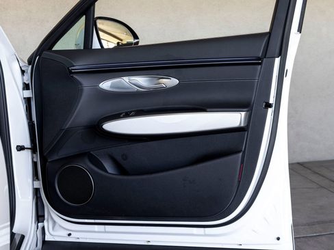 Used 2026 Genesis GV70 2.5T Advanced image 24