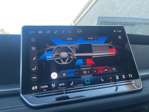New 2026 Volkswagen Tiguan SE R-Line FWD image 17
