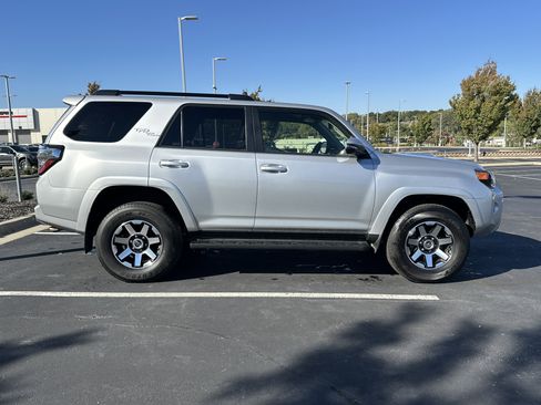 Certified 2024 Toyota 4Runner TRD Off-Road Premium image 11
