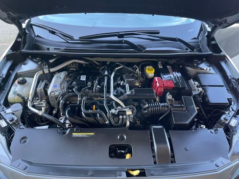 Used 2025 Nissan Sentra SV FWD image 31