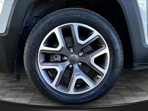 Used 2017 Jeep Renegade Latitude image 30