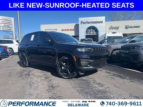Used 2025 Jeep Grand Cherokee Altitude image 1