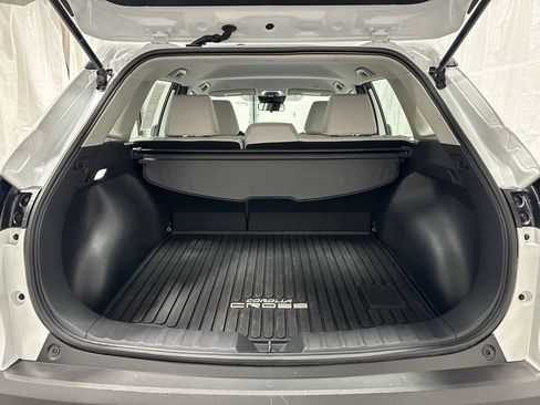 Used 2025 Toyota Corolla Cross L image 46