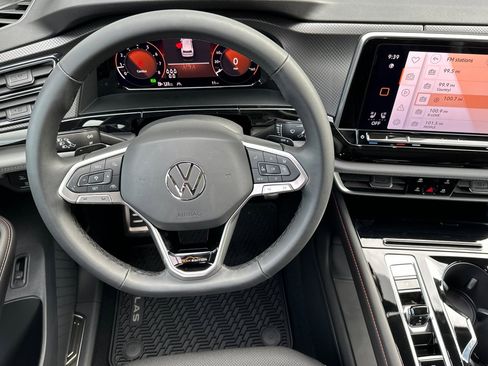 New 2025 Volkswagen Atlas Peak Edition SE image 13