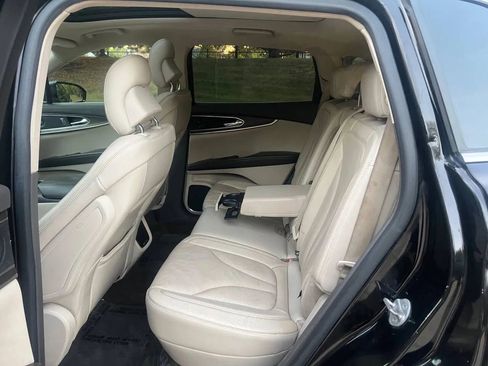 Used 2016 Lincoln MKX Reserve w/ Driver Assistance Package image 16