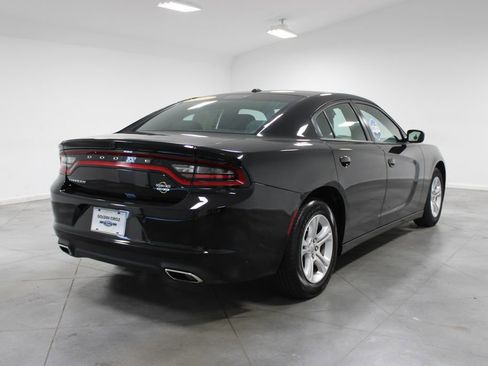 Used 2022 Dodge Charger SXT image 9