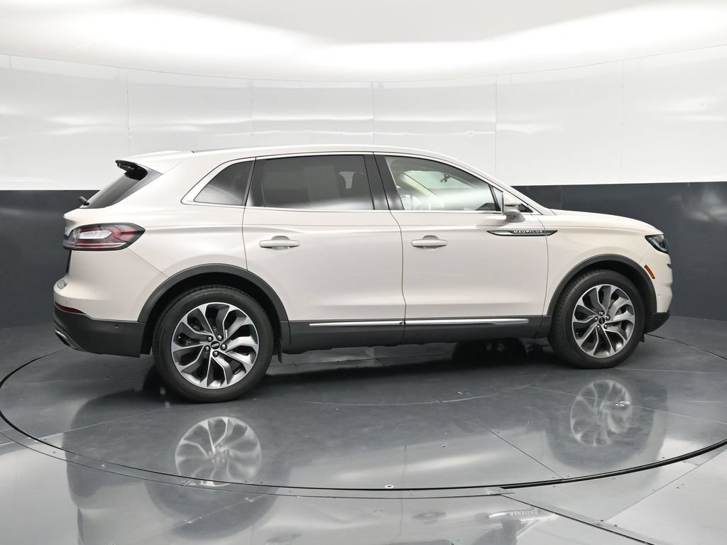 Used 2022 Lincoln Nautilus Reserve w/ Equipment Group 201A FWD image 4