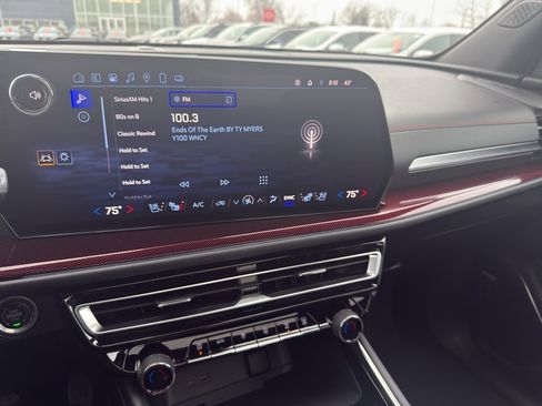 Used 2024 Chevrolet Traverse RS w/ LPO, Floor Liner Package image 22