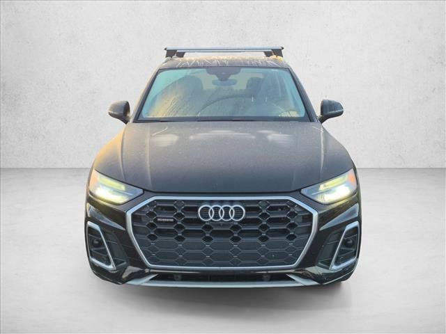 Used 2023 Audi Q5 2.0T Premium Plus w/ Premium Plus Package AWD/4WD image 2
