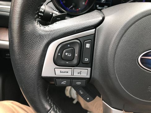 Used 2016 Subaru Outback 2.5i Limited AWD/4WD image 23