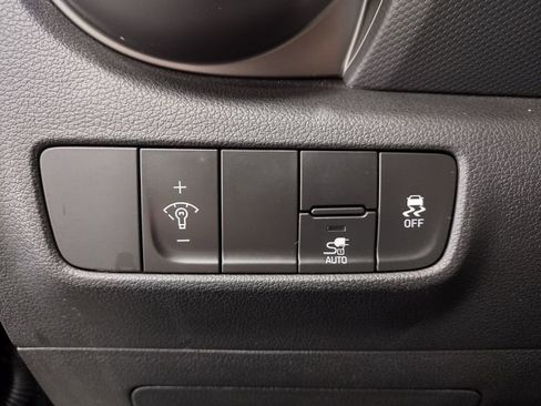 Certified 2023 Hyundai Kona SE image 25