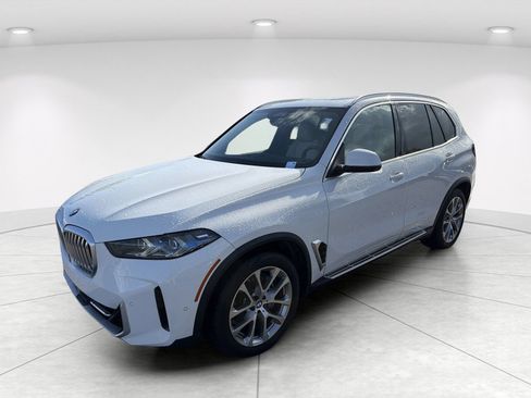 Used 2024 BMW X5 xDrive40i w/ Premium Package AWD/4WD image 8
