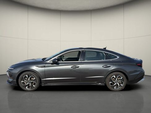 Used 2025 Hyundai Sonata SEL FWD image 4