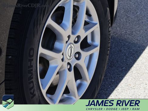 Used 2024 Chrysler Voyager LX FWD image 38