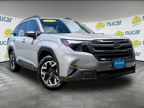 Used 2025 Subaru Forester Premium AWD/4WD image 1